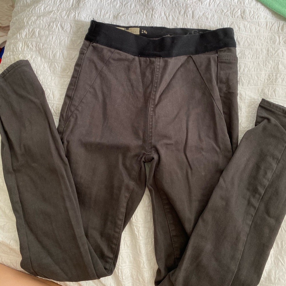 Gap pull on grey jeans with elastic waistband